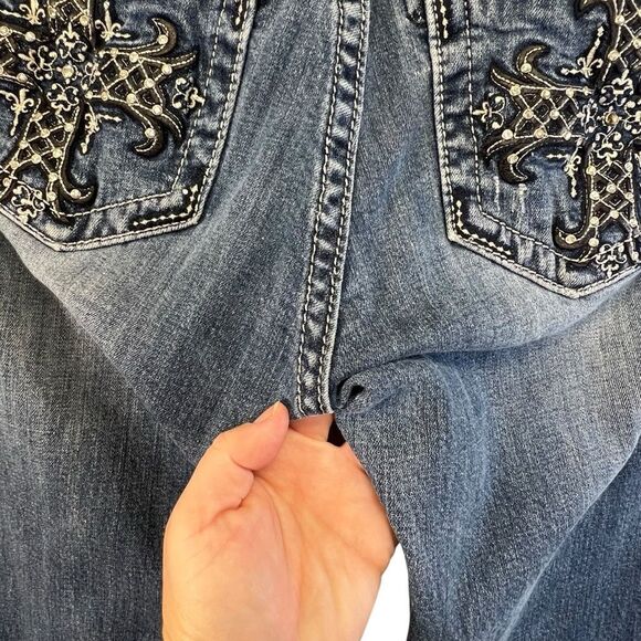 MissMe cross MP6224B Mid Rise Boot Size 29 Distressed ** missing a gem - Picture 10 of 16